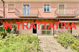 VILLA A SCHIERA A RODENGO SAIANO