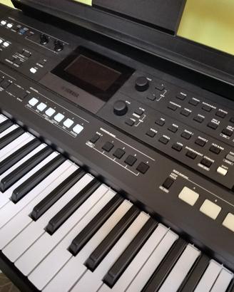 Tastiera Yamaha PSR-E583, modello 2026 in garanz.