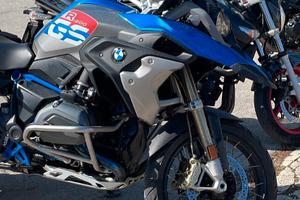 Bmw 1200 gs rally con 3 valigie