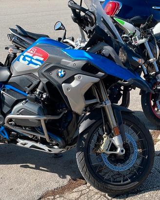 Bmw 1200 gs rally con 3 valigie