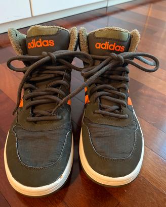 Scarpe imbottite adidas n. 39.5