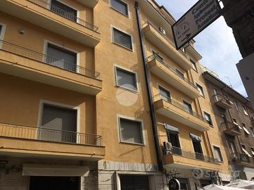 2 LOCALI A COSENZA