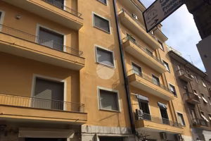 2 LOCALI A COSENZA