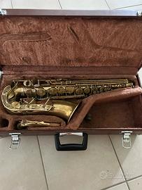 Sax alto Yamaha Yas 61 purple logo