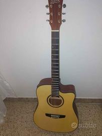 Chitarra NUOVA mai usata.