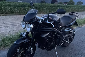 Speed Triple 1050 - 2009  3700€