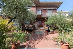 VILLA SINGOLA A MONTECATINI-TERME
