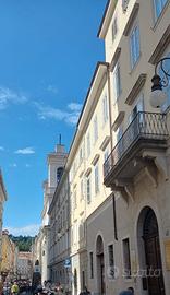 Stanza Uso Ufficio (25 mq) in Stabile di Prestigio