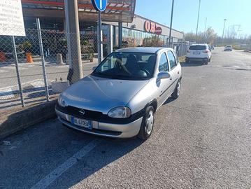 Opel corsa viva diesel neopatentati