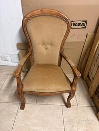 Poltrona in legno e velluto