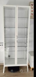 vetrina ikea milsbo
