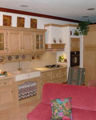 CUCINA IN ABETE MASSELLO