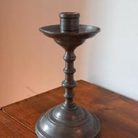 candeliere vecchio di peltro