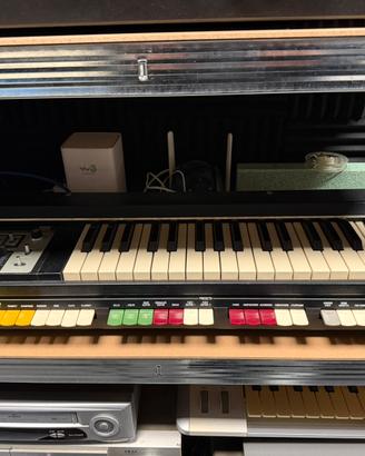 Roland SH2000
