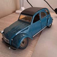 Modellino Citroen 2CV azzurra marca Solido