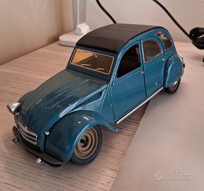 Modellino Citroen 2CV azzurra marca Solido
