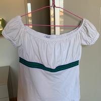 T-shirt con spalle scoperte