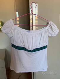 T-shirt con spalle scoperte