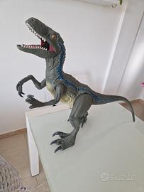 Dinosauro Jurassic World. Velociraptor Blu