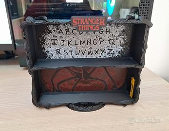 Espositore Stranger things Kinder funko 