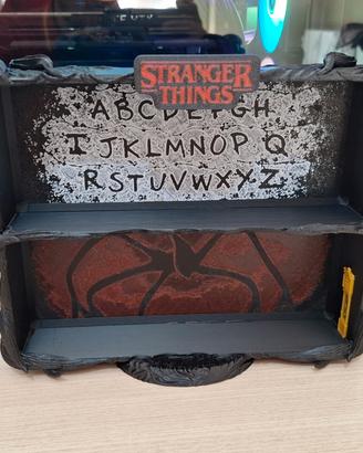 Espositore Stranger things Kinder funko 