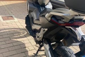 Xadv 750
