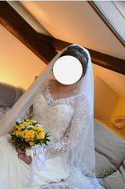 Abito da sposa in pizzo con maniche lunghe + velo