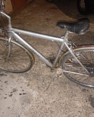 bicicletta city bike da uomo  60€