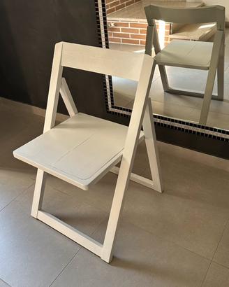 Sedie pieghevoli in legno verniciate bianche