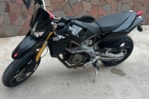 Aprilia dorsoduro 750