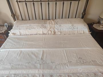 set lenzuola di sopra e 2 federe