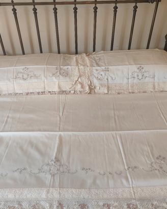 set lenzuola di sopra e 2 federe