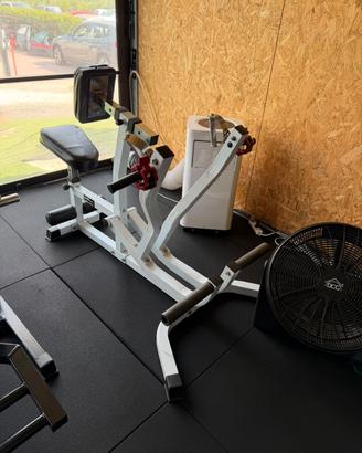 ATTREZZI PALESTRA , LAT MACHINE E ROW MACHINE