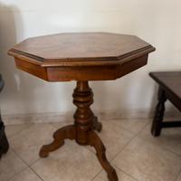 Tavolo ottagonale intarsiato in noce