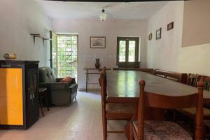 Rustico / Casale di 100 m² con più di 5 locali a P