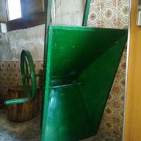 Pigiatrice tipo tramoggia