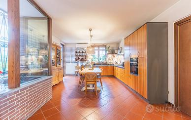 Esclusiva Villa singola di con 1.400 mq di giardi