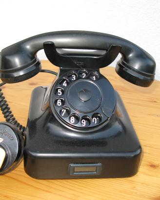 Telefono in bachelite