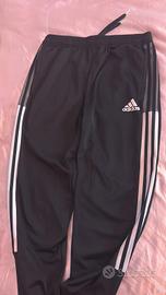 Adidas tuta nera con banda bianca