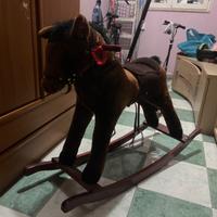 Cavallo a dondolo modello vintage con suono