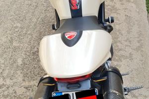 Ducati monster 696