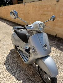 Vespa GTS 300 Super