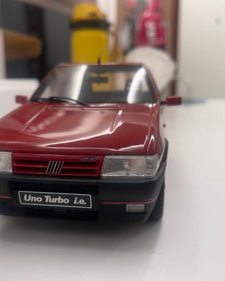 Fiat uno turbo 1/18 modellini
