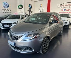 Lancia Ypsilon 1.0 FireFly S&S Hybrid Ecochic Silv