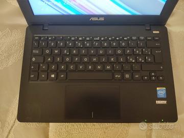 Notebook ASUS F200MA + omaggi 25 euro