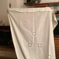 TENDE IN LINO RICAMATE A MANO