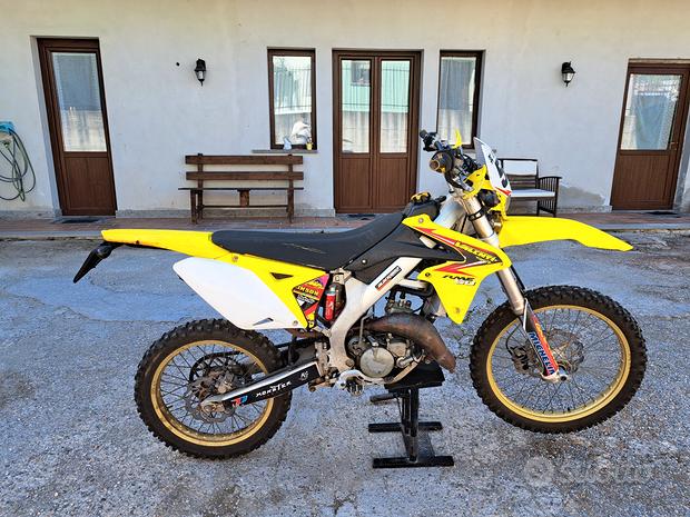 Suzuki Valenti RME 50 - 2012