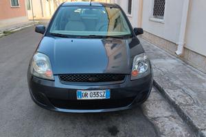 Ford Fiesta 1.2 16 valvole 75 CV 5 porte