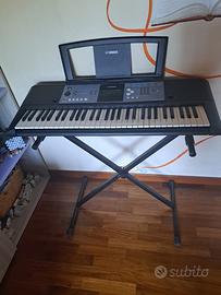 tastiera musicale yamaha PSR E233