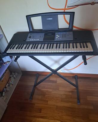 tastiera musicale yamaha PSR E233